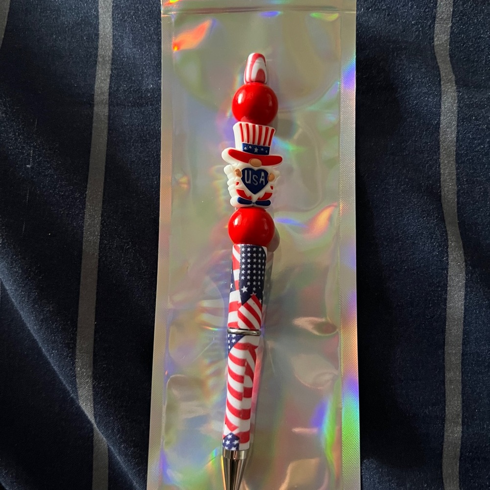 Patriotic Gnome USA Heart Beaded Pen